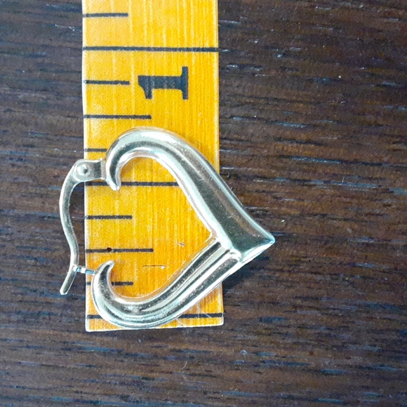 14kt Heart Shape Valentines Gold Pierced Earrings - Picture 6 of 6